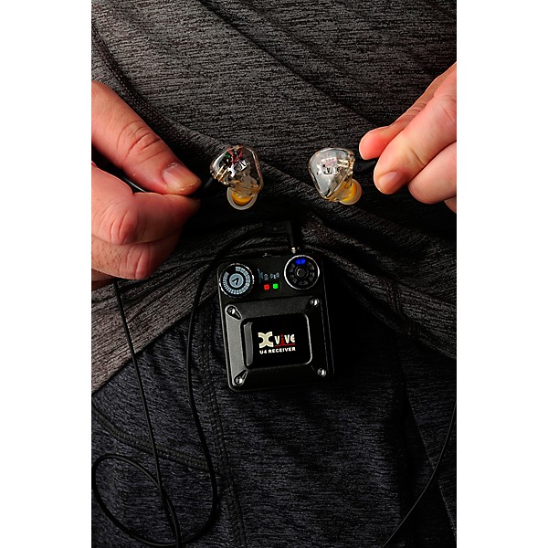 Open Box Xvive In-Ear Monitor Wireless System With T9 In-Ear Monitors and CU4 Carry Case Level 1