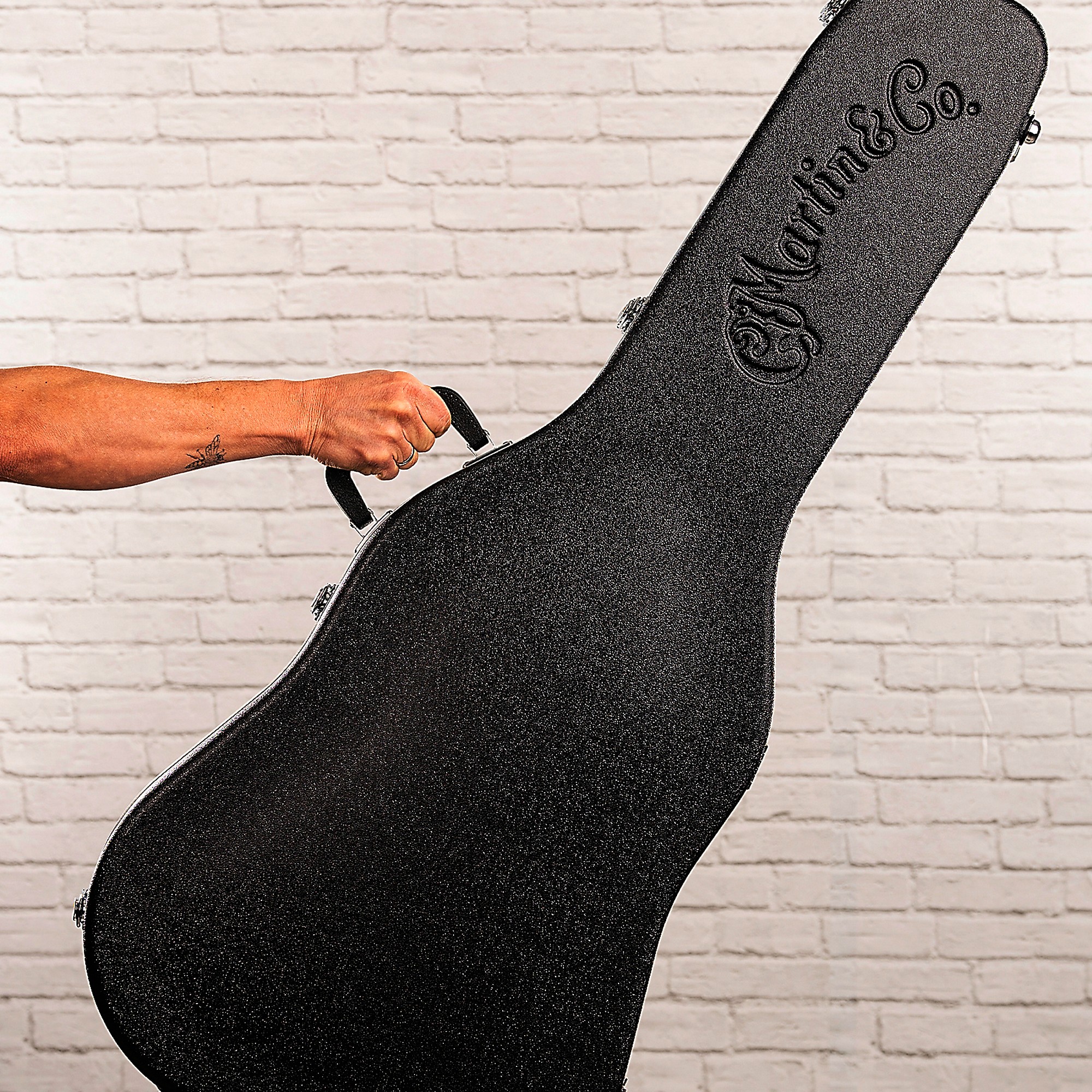 Martin & Co. ハードケース Martin Molded Dreadnought Hardshell Case Black | Guitar Center
