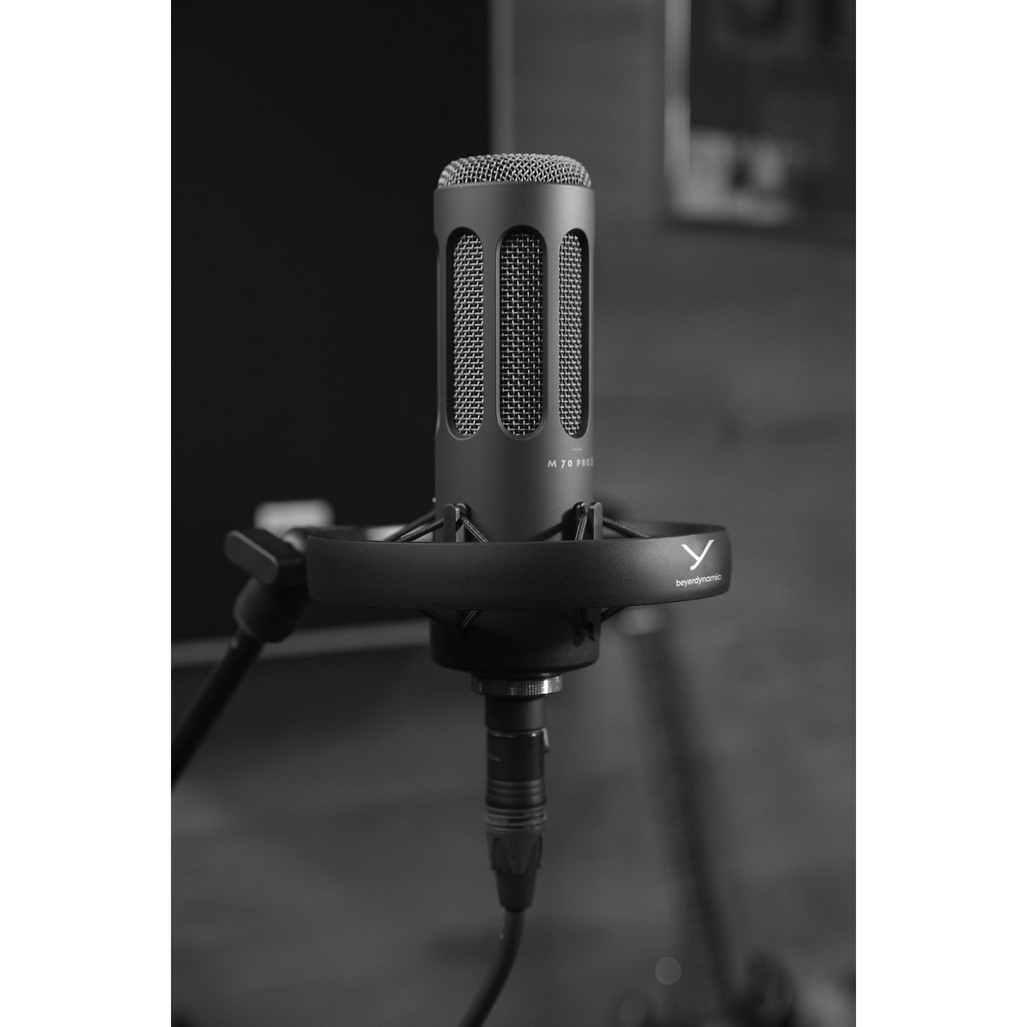 beyerdynamic M 70 PRO X コンデンサーマイク beyerdynamic M 70 PRO X Microphone | Guitar Center
