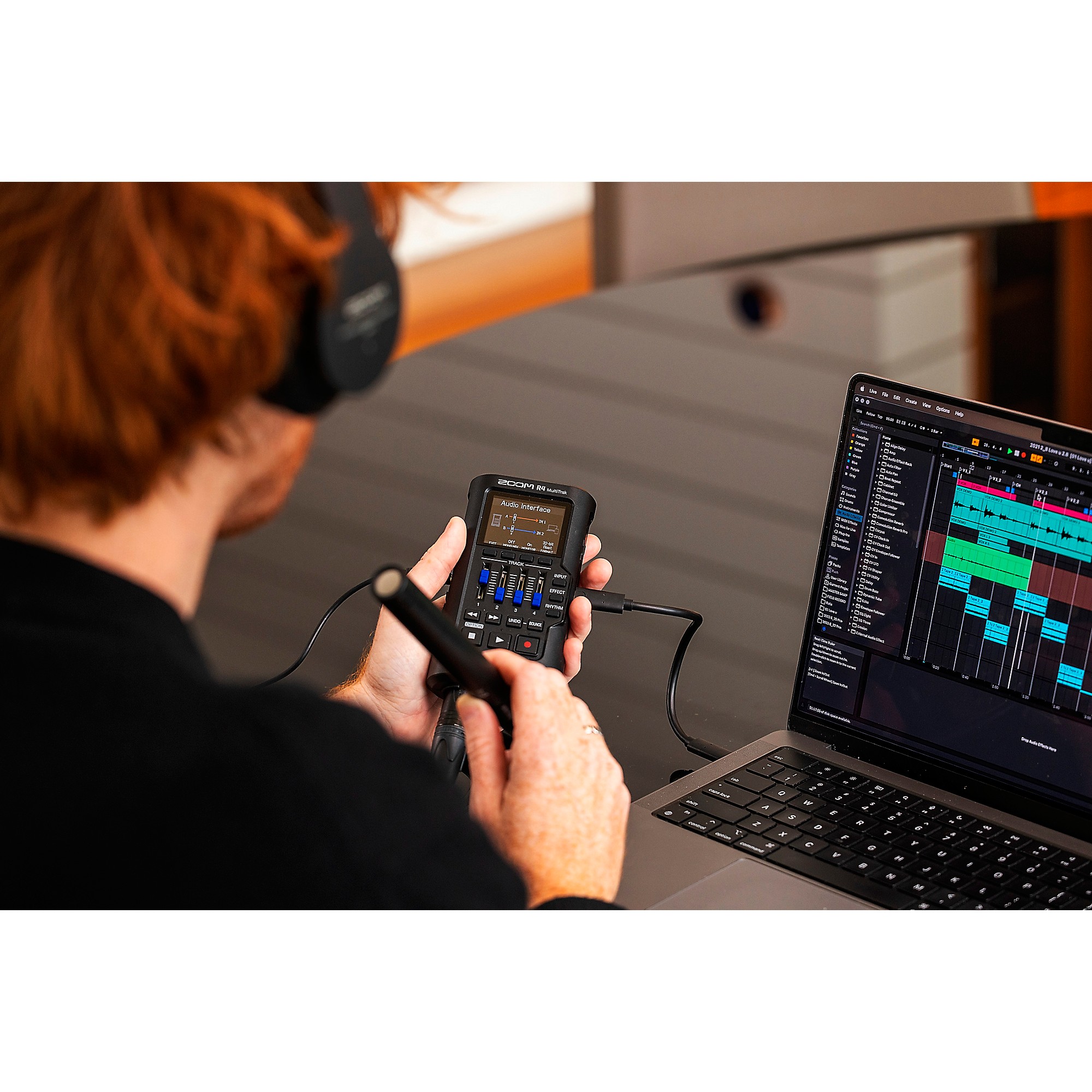 Zoom R4 MultiTrak SD Recorder and USB Audio Interface Zoom R4 MultiTrak SD Recorder and USB Audio Interface