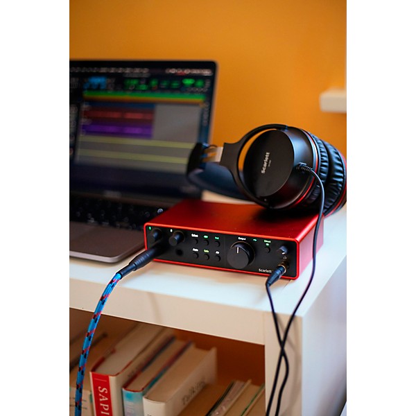 Focusrite Scarlett USB-C Audio Interface (Gen 4) with AVID Pro Tools Artist Perpetual 2i2