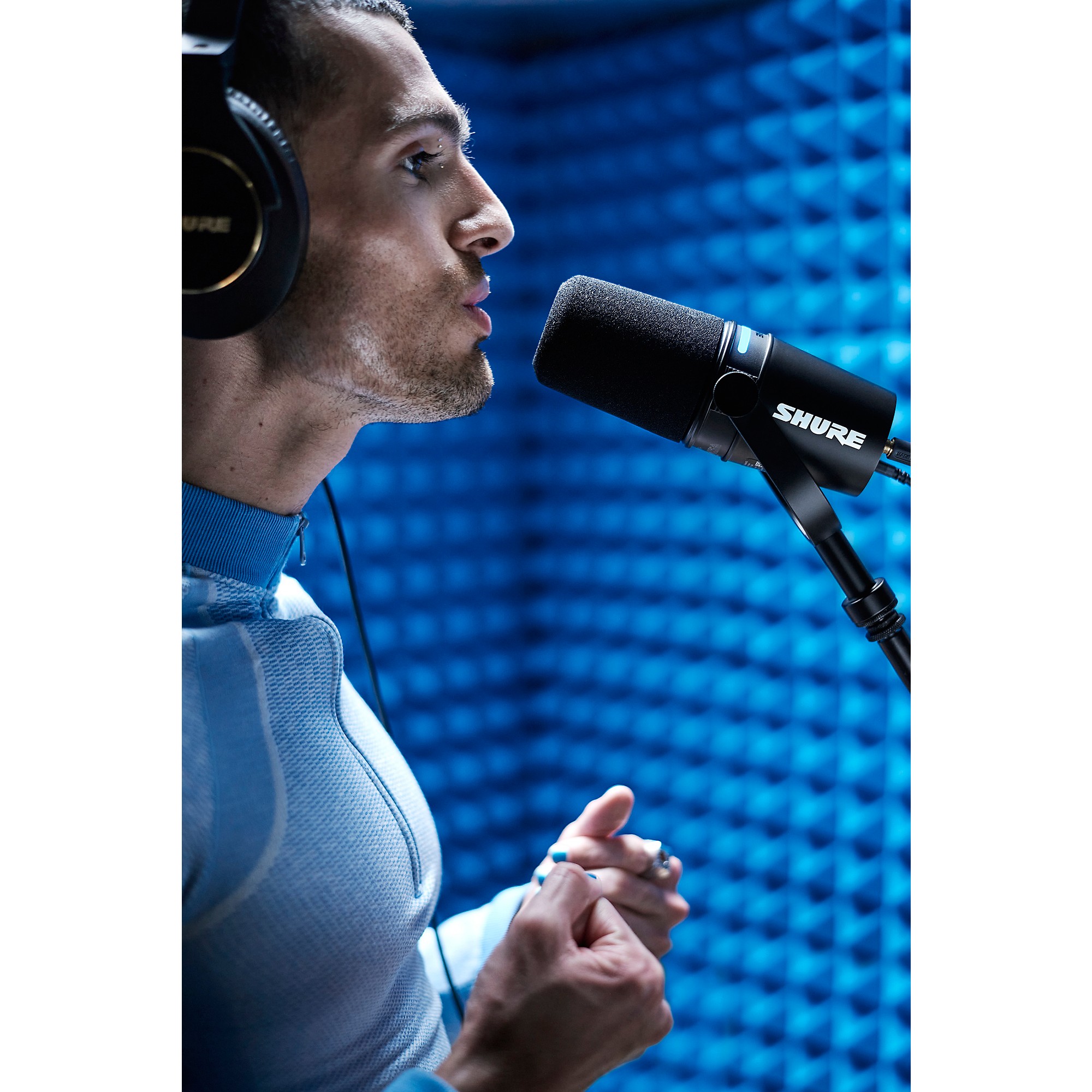 SHURE MV7+　PODCASTMICROPHONE Amazon.com: Shure MV7+ Podcast Dynamic Microphone. OBS