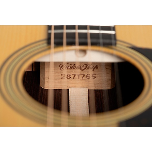 Martin Custom Shop 28 Style Adirondack Spruce-East Indian Rosewood Auditorium Acoustic Guitar Natural