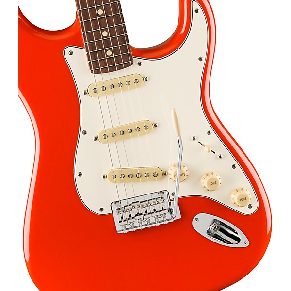 Fender Player II Stratocaster Rosewood Fingerboard Electric Guitar Coral Red