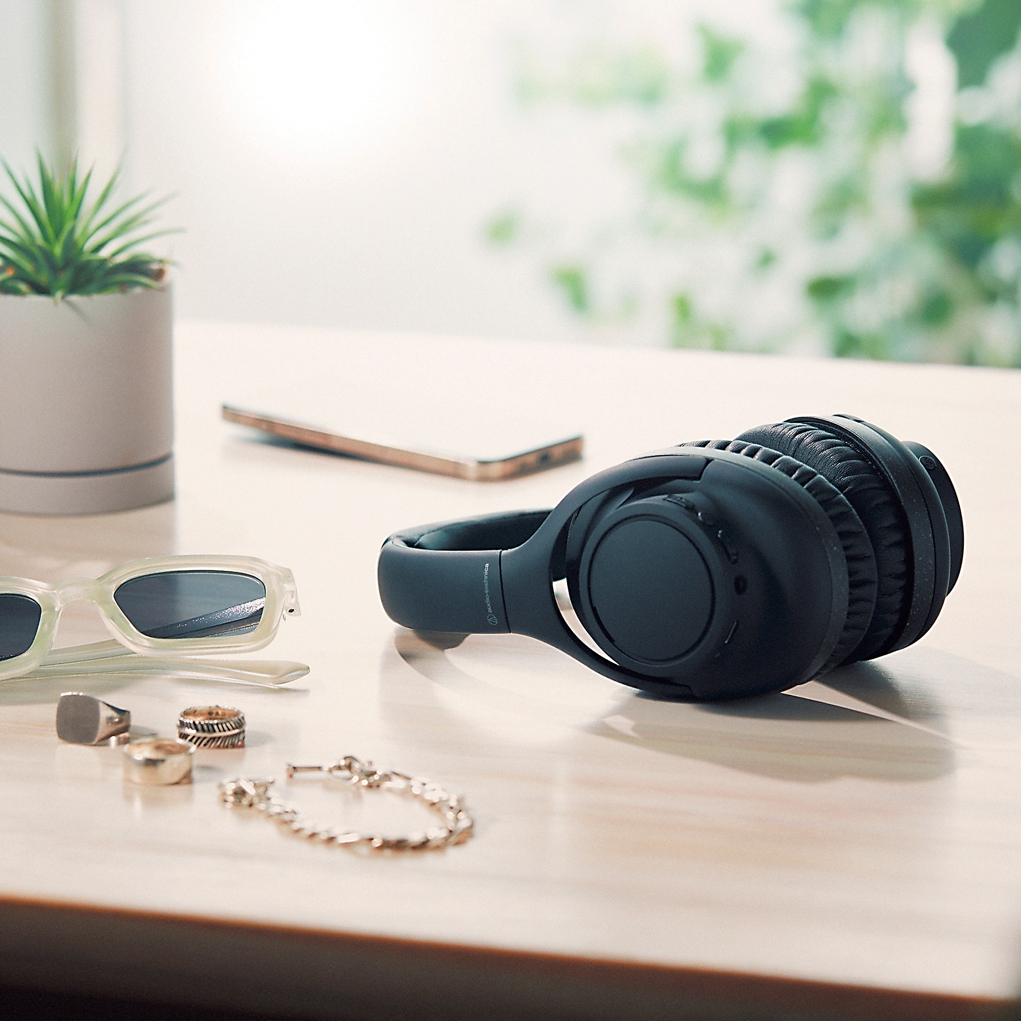 Audio-Technica ATH-S300BT Wireless Headphones Black | Guitar Center