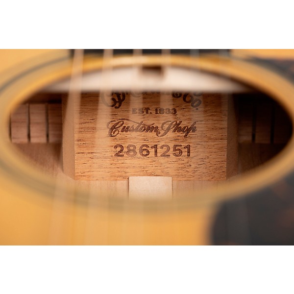 Martin Custom Shop 000 Cherry Hill Spruce-Cherrywood Acoustic Guitar Natural