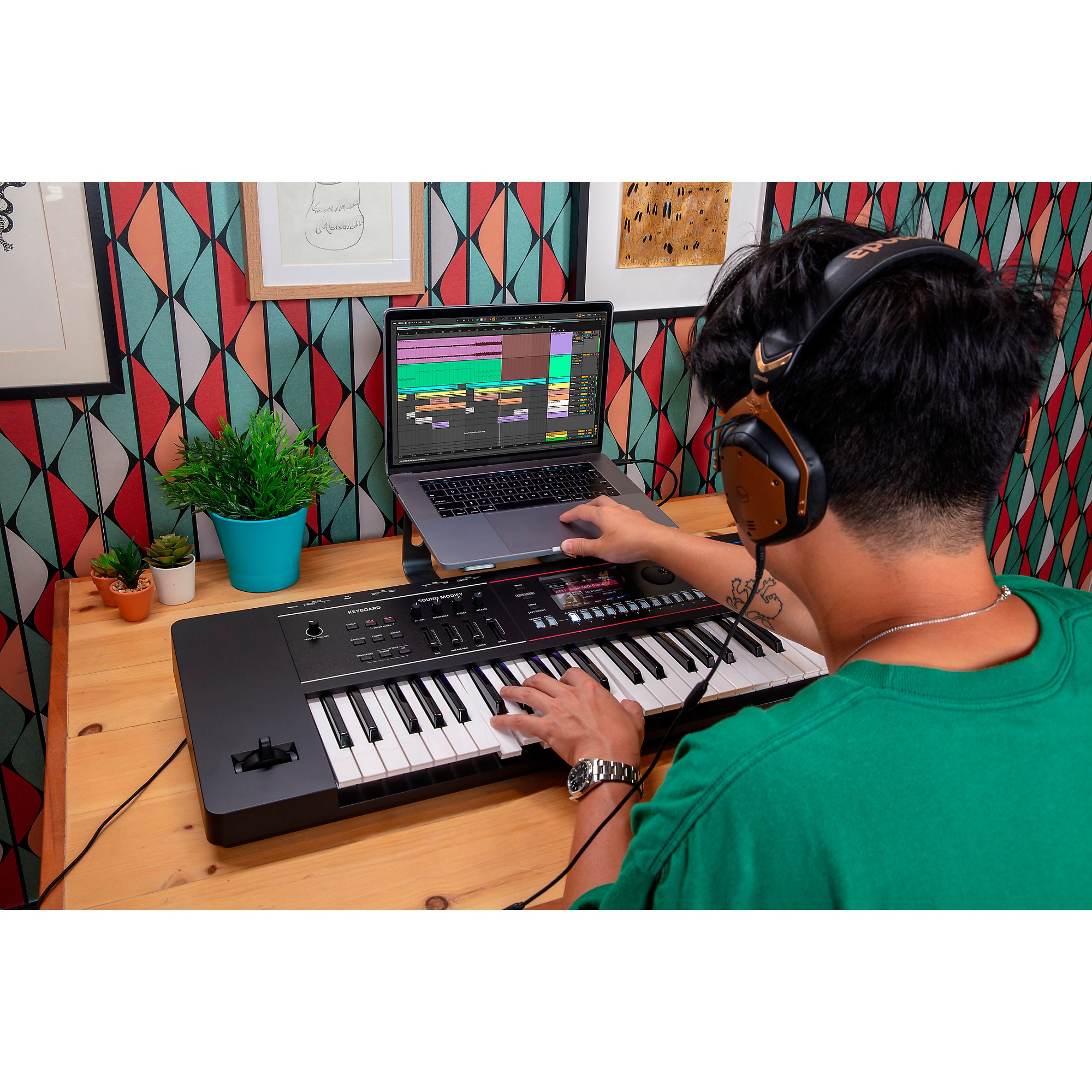 Roland JUNO-D7 Synthesizer | Music & Arts