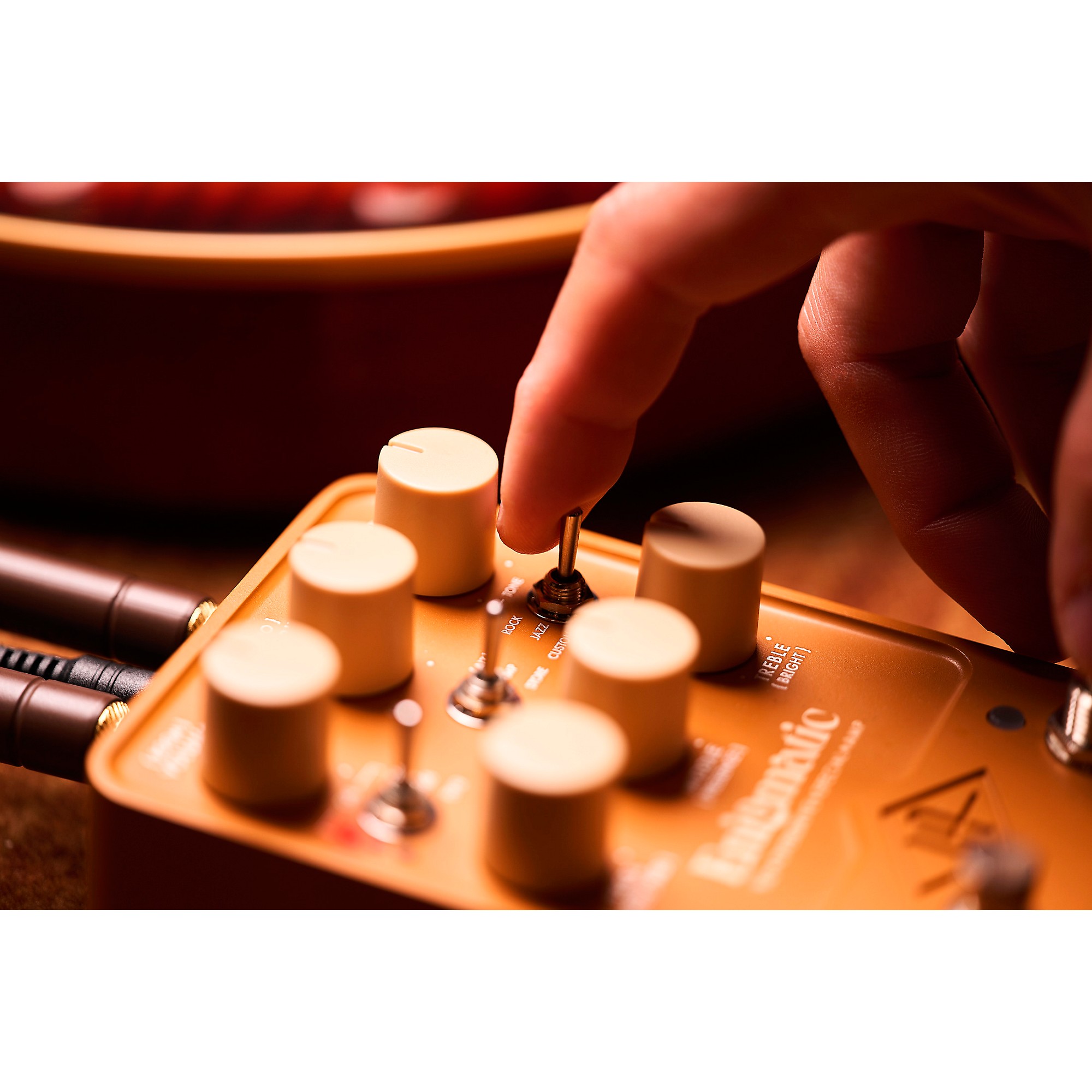 Universal Audio UAFX Enigmatic '82 Overdrive Special Amp