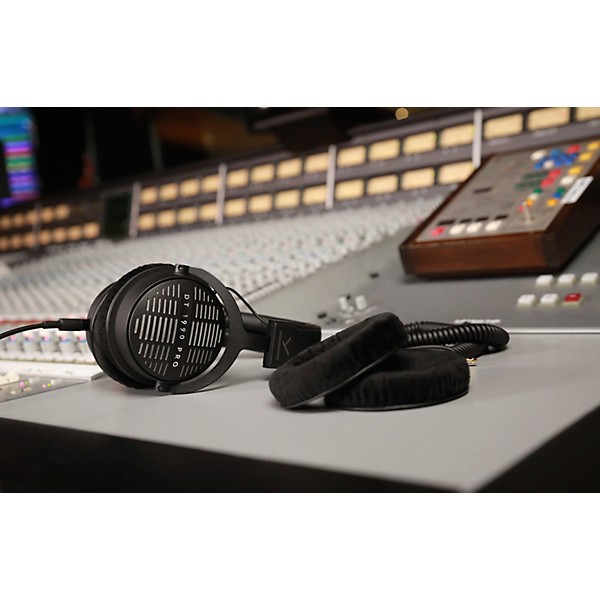 Open Box beyerdynamic DT 1990 PRO MKII Level 1