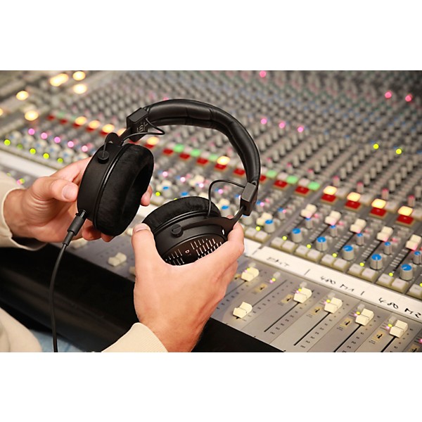 Open Box beyerdynamic DT 1990 PRO MKII Level 1
