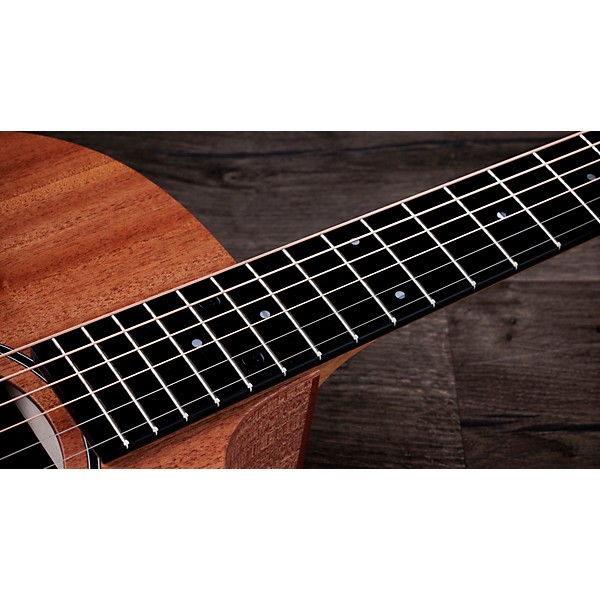 Taylor 24ce Grand Auditorium Acoustic-Electric Guitar Natural