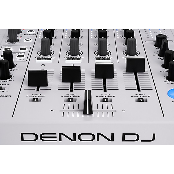 Denon DJ SC Live 4 4-Deck Standalone DJ System White