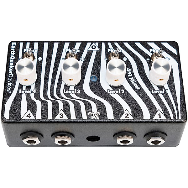 EarthQuaker Devices Four to One Mixer Black and White