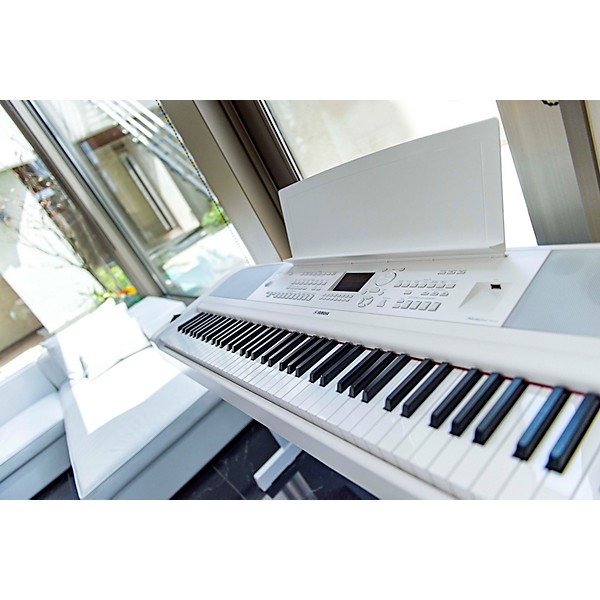 Yamaha DGX-670 88-Key Portable Grand Piano White With Matching Stand and Bench
