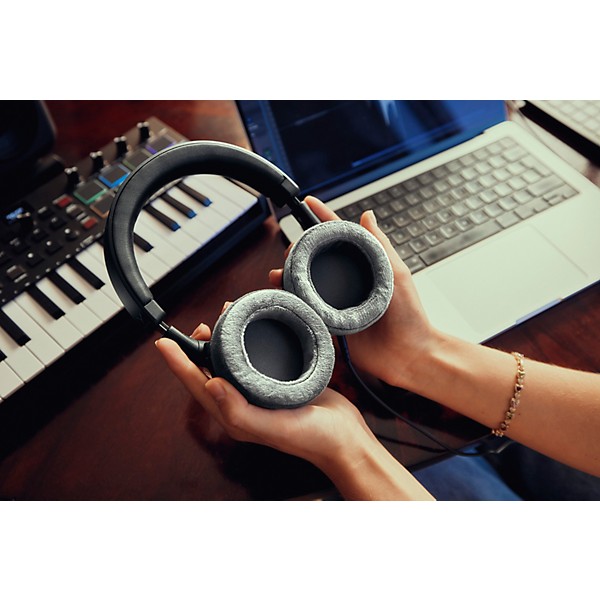 beyerdynamic DT 270 PRO Studio Closed-Back Headphones