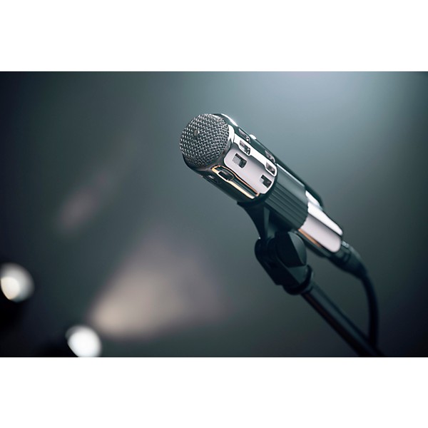 Warm Audio Retro 64 Dynamic Vocal and Instrument Microphone