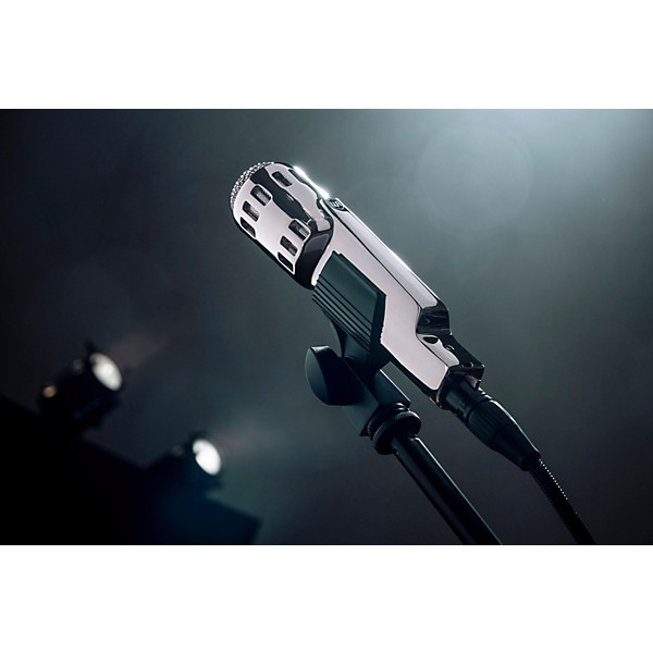 Warm Audio Retro 64 Dynamic Vocal and Instrument Microphone