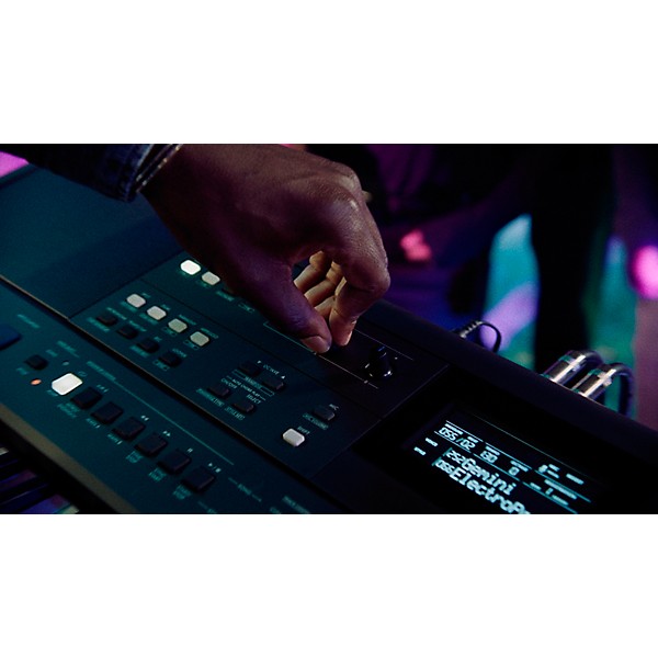 Yamaha PSR-E583 61-Key Portable Keyboard