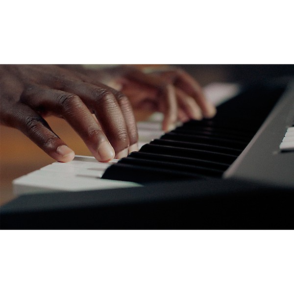 Yamaha PSR-E483 61-Key Portable Keyboard