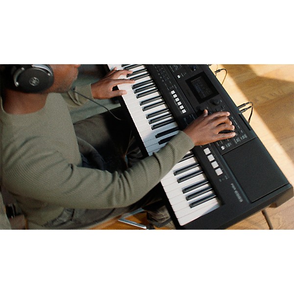 Yamaha PSR-E483 61-Key Portable Keyboard