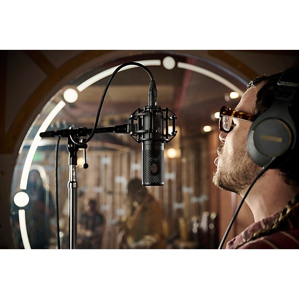 Shure KSM44MP Large-Diaphragm Multi-Pattern Condenser Microphone