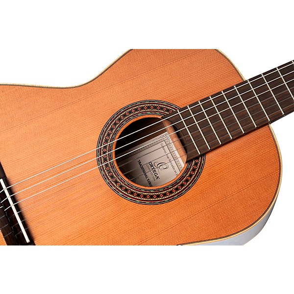 Ortega Traditional Series R225G 7/8-Size Classical Guitar - Natural