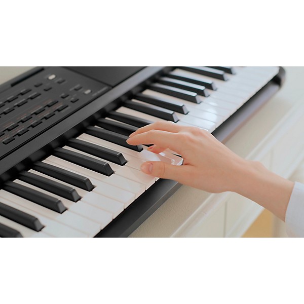 Yamaha YPT-W320 76-Key Portable Keyboard