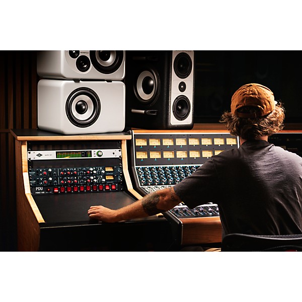 Universal Audio Apollo x16 Gen 2 Audio Interface With UAD Analog Classics