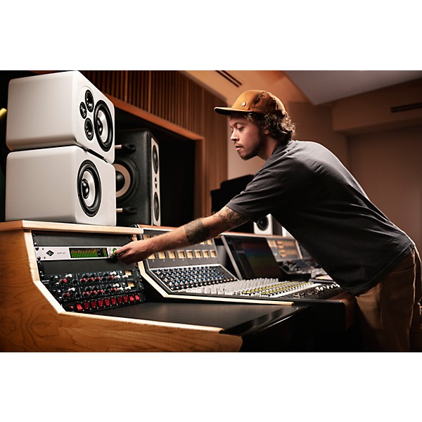 Universal Audio Apollo x16 Gen 2 Audio Interface With UAD Complete