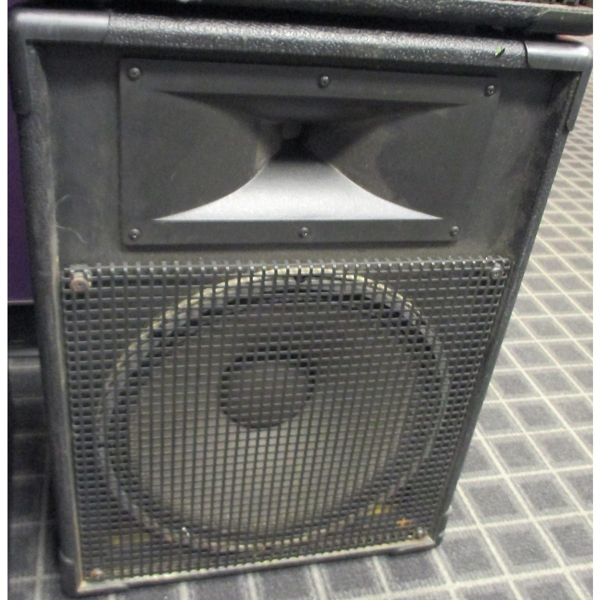 jbl mr825
