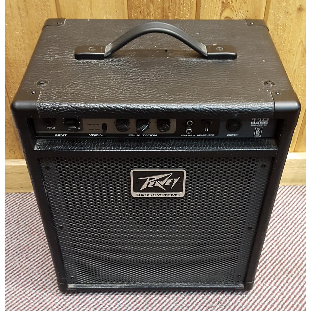 Used Peavey Max 110 20W 1x10 Bass Combo Amp | Guitar Center