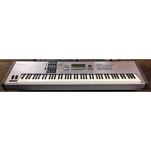 Used Yamaha Motif ES8 88 Key Keyboard Workstation Guitar Center