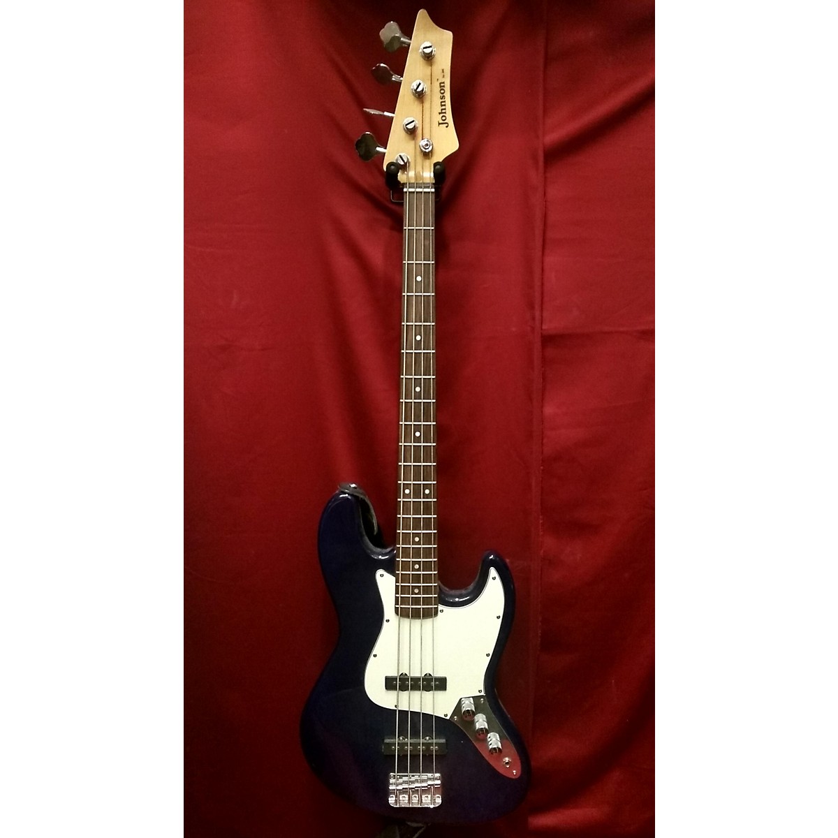 johnson junior bass guitar