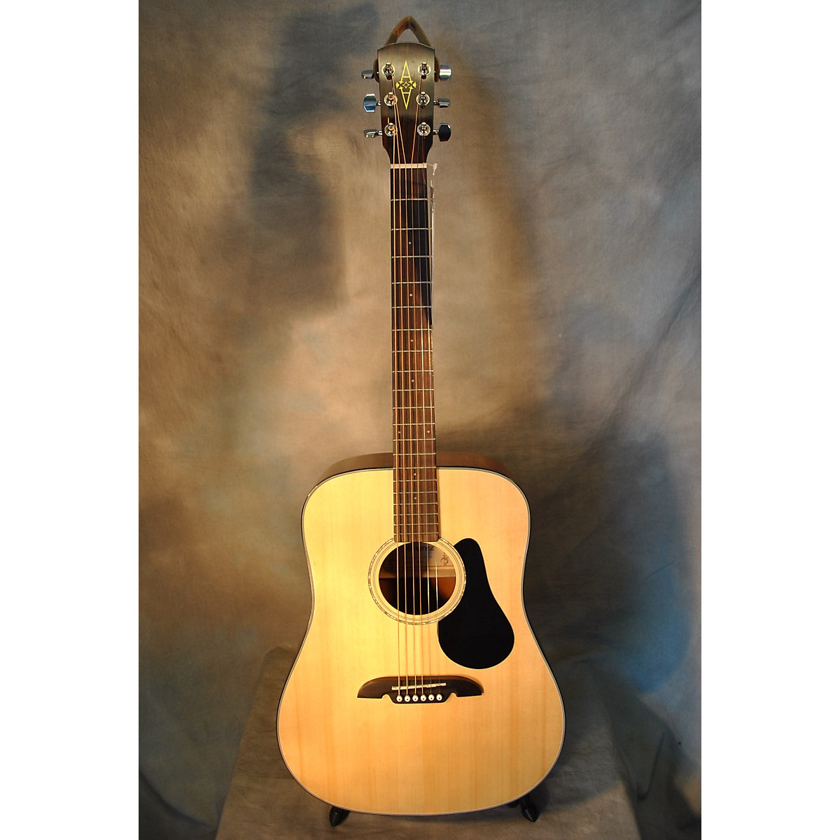 Alvarez Rd8 Acoustic Guitar - Used Alvarez Rd8 Acoustic Guitar Guitar Center