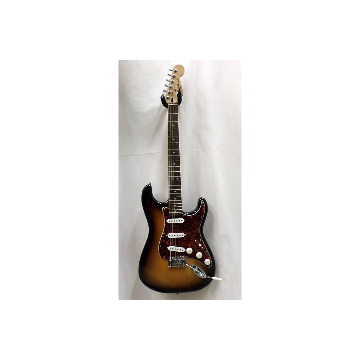 Used Squier Stratocaster Solid Body Electric Guitar Guitar Center