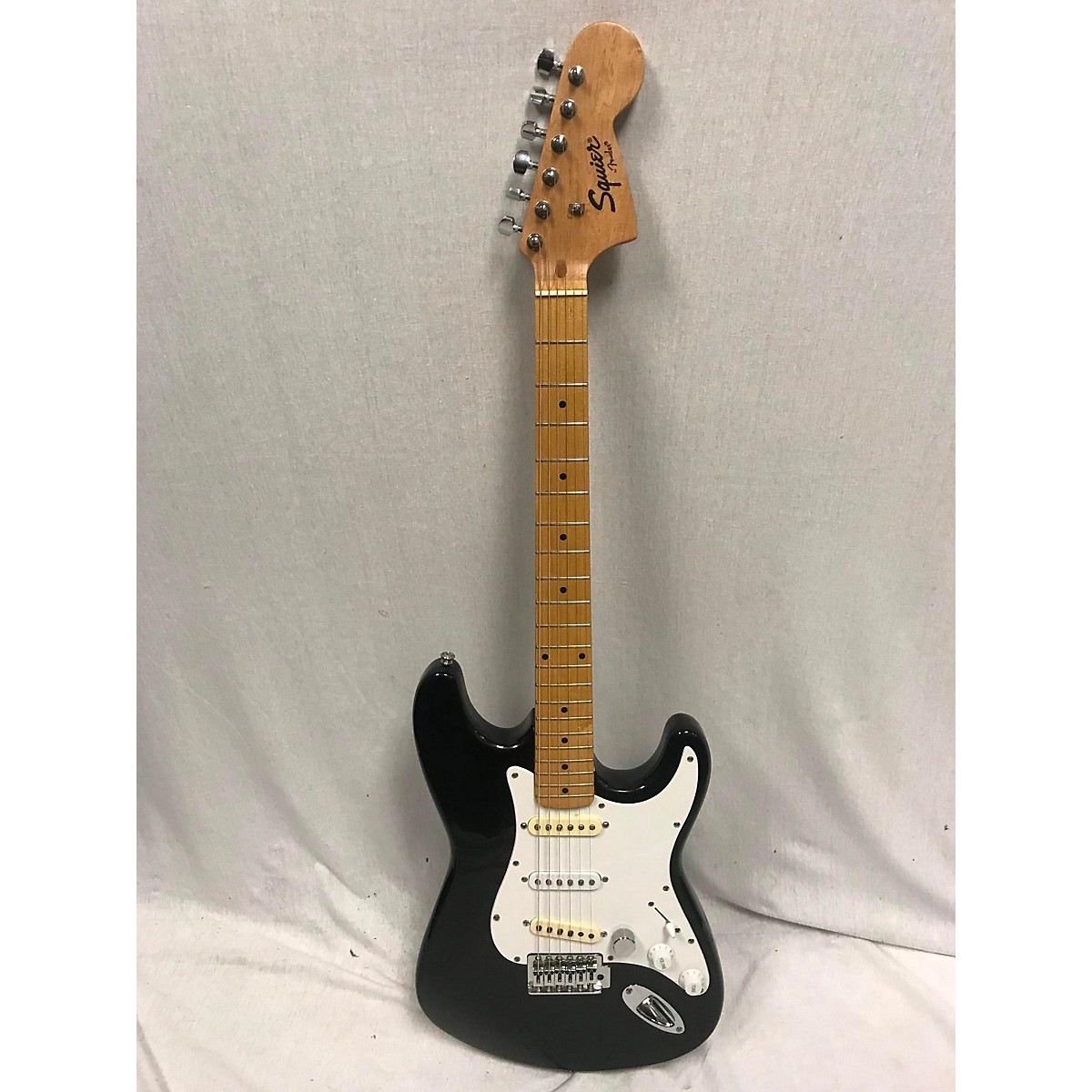 Used Squier Stratocaster Solid Body Electric Guitar Guitar Center