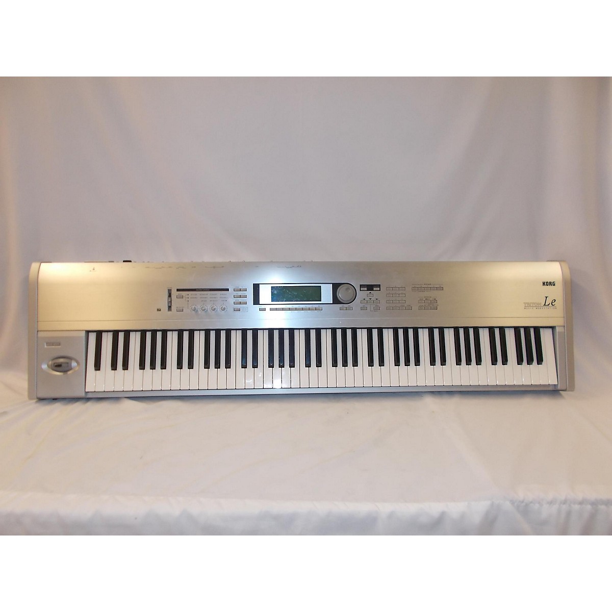 Used Triton Le 88 Key Keyboard Workstation Guitar Center