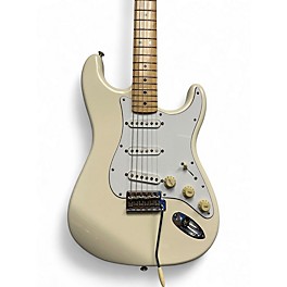 Used 2006 Fender Classic Series '70s Stratocaster Arctic White Solid Body Electric Guitar