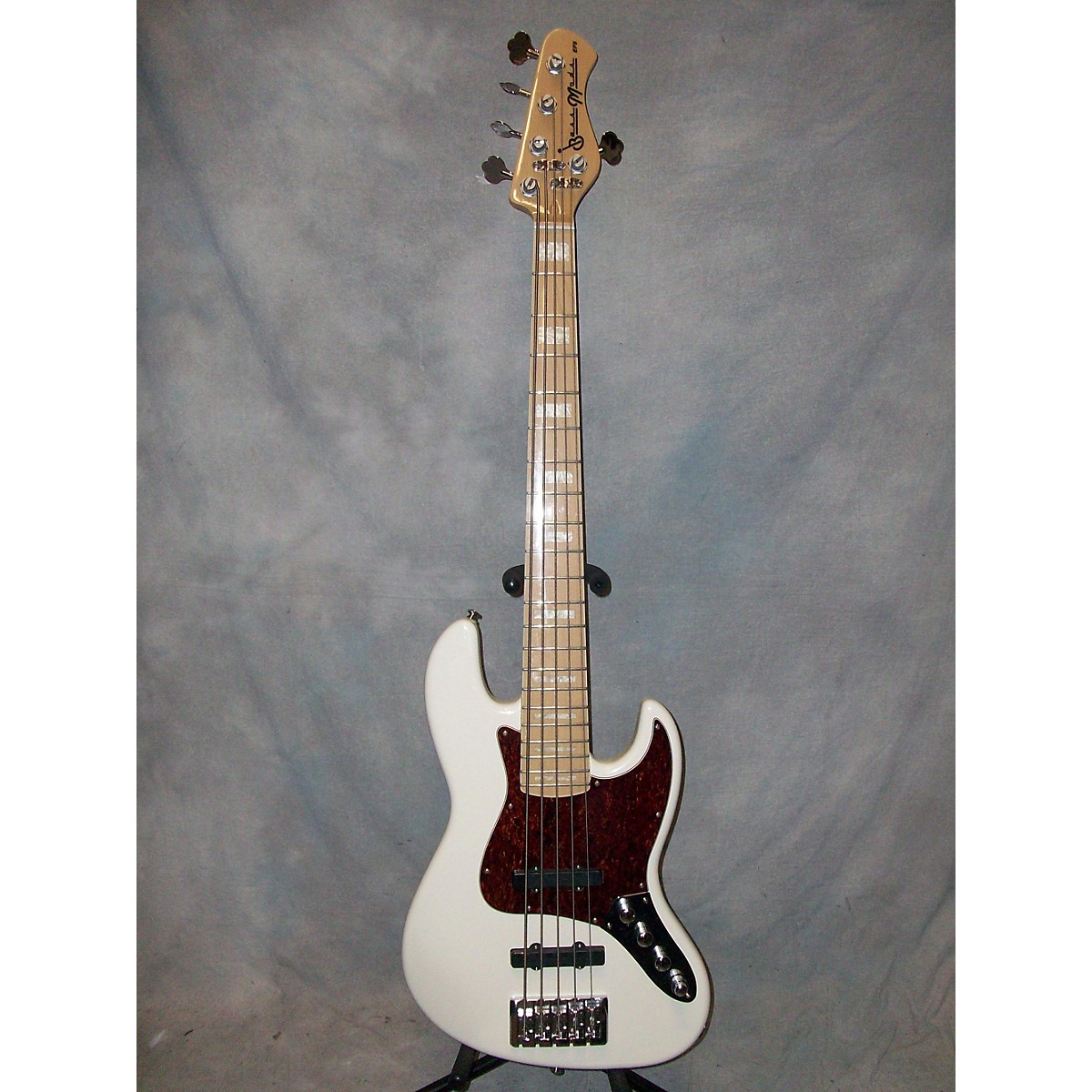 Used Bass Mods Ef5 White Electric Bass Guitar Guitar Center