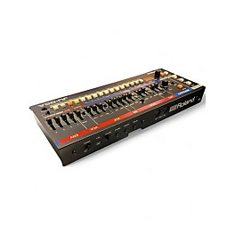 Used Roland JU06A Synthesizer