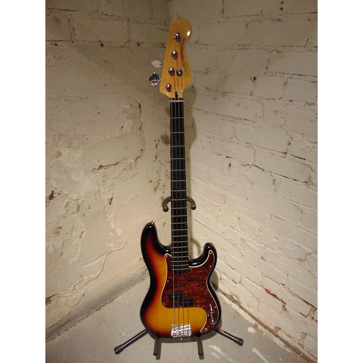 Used Squier Vintage Modified Fretless Precision Bass Electric Bass